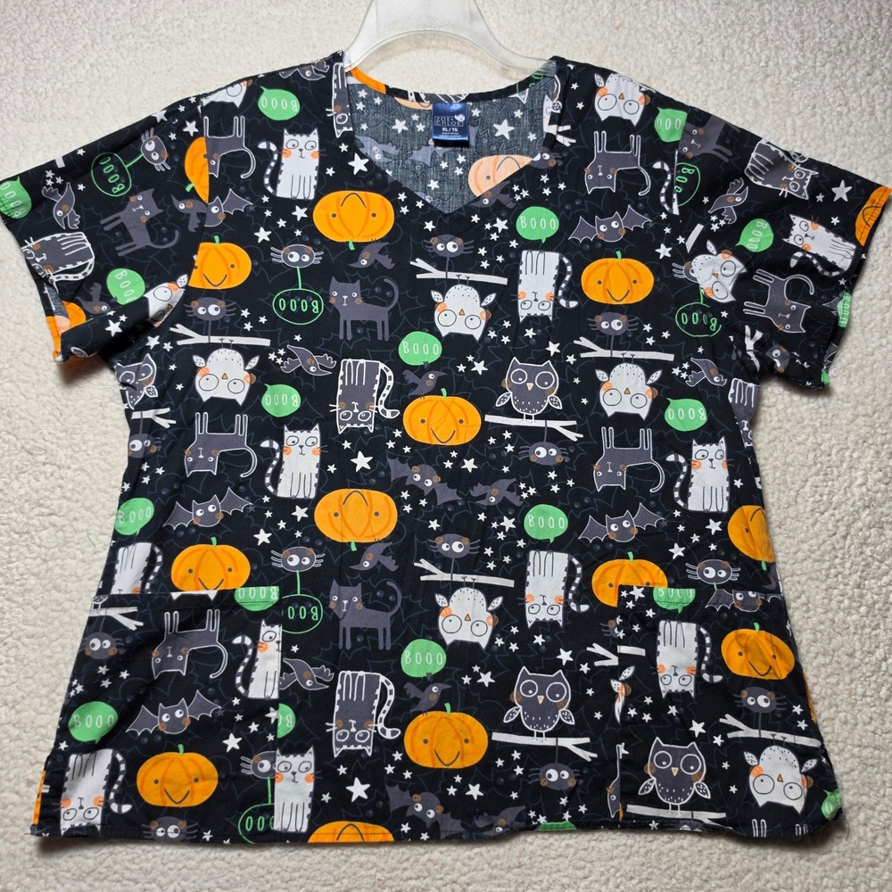 Zoe + Chloe Halloween Scrub Top XL Black Cat Pumpkin Owl V-Neck Pockets